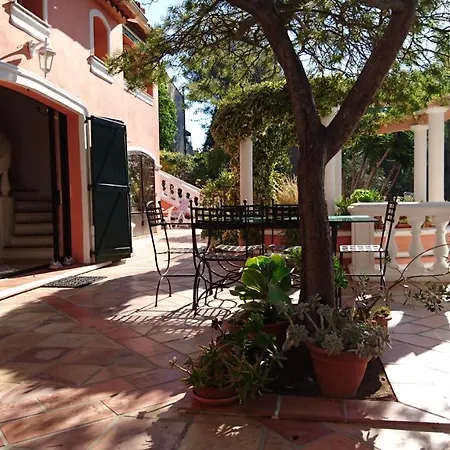 La Florentine Bed & Breakfast 4*